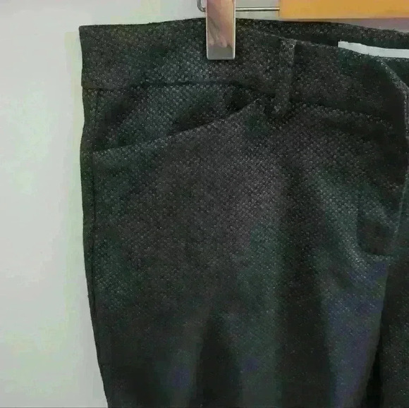 LIZ CLAIBORNE | Women's Black Metallic Emma Ankle  Length Mid Rise Pants - Picture 3 of 6